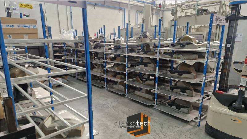 Optimisez votre espace avec nos solutions de rayonnages et d'aménagement industriel.