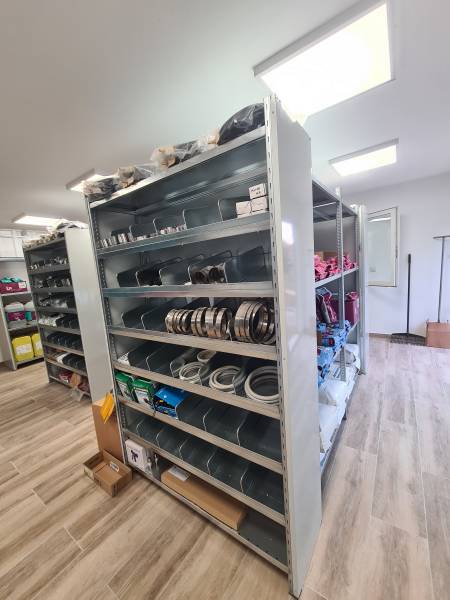 Notre gamme de rayonnage statique la plus complète et évolutive