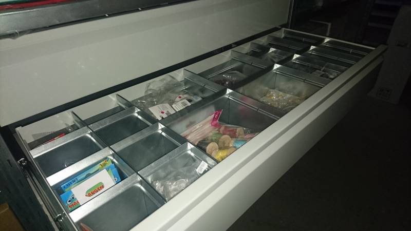 RAYONNAGES SURFACES DE VENTE