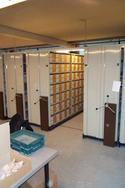 Rayonnage mobile pour musée et stockage de costumes