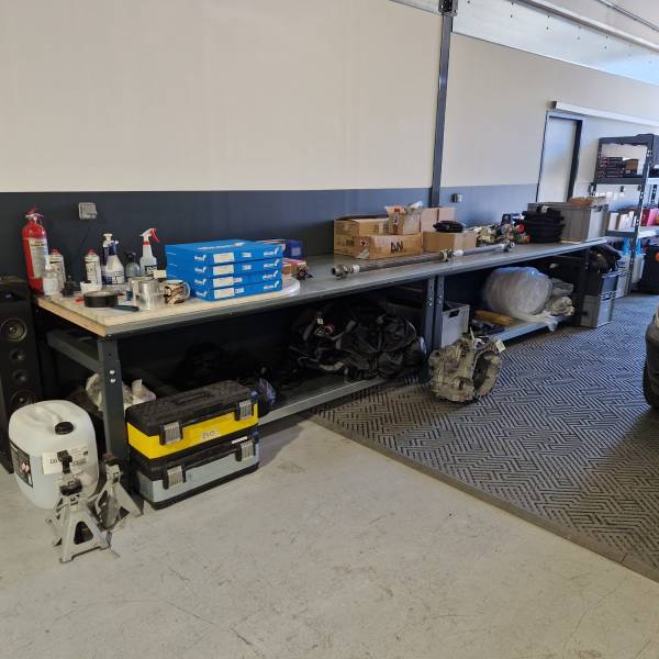 Installation d'une plateforme de stockage récemment agrandie chez un de nos fidèles clients dans les Alpes