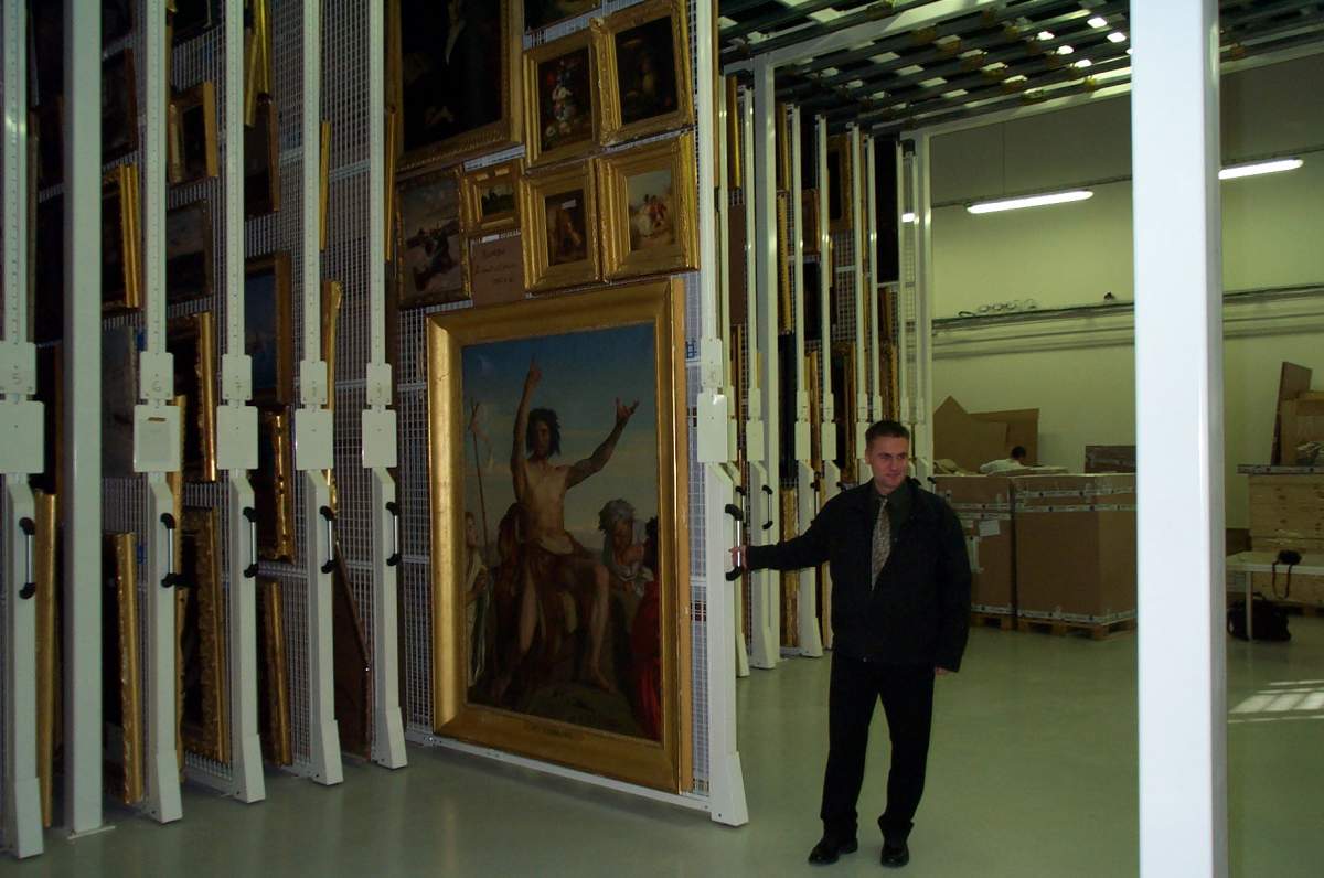 GRILLE A TABLEAUX POIGNEE