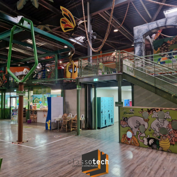 Aménagement d'une plateforme ERP à Marseille, Bouches du Rhône pour une salle de jeu pour enfant.