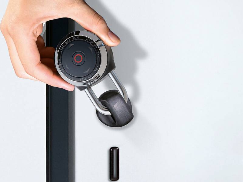 Vestiaires et casiers : Charge des vélos, tablettes, trottinettes électriques